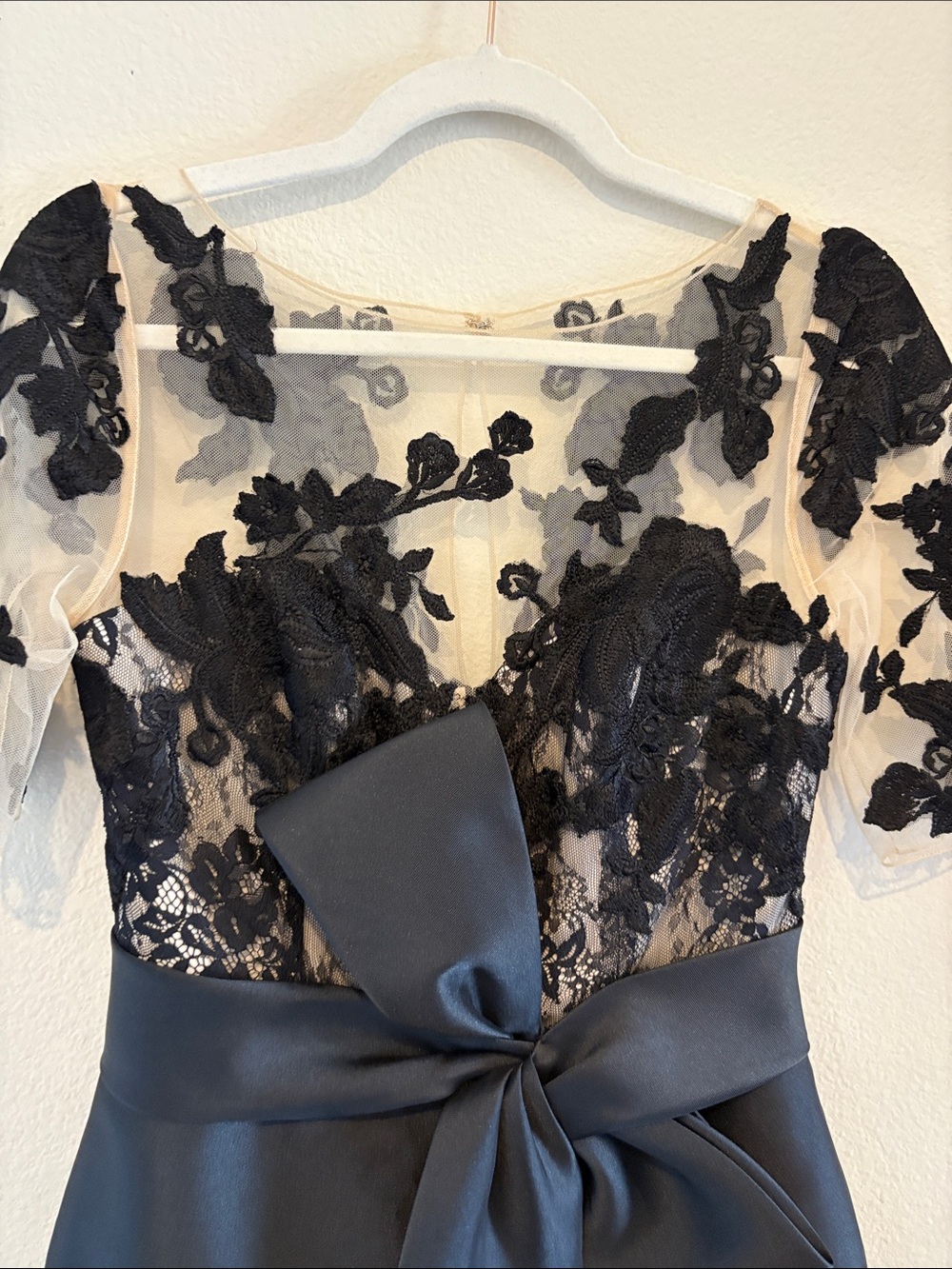 Badgley Mischka Dress black with lace and bow - Picture 4 of 9